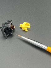 Load image into Gallery viewer, Red sable brush