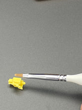 Load image into Gallery viewer, Red sable brush